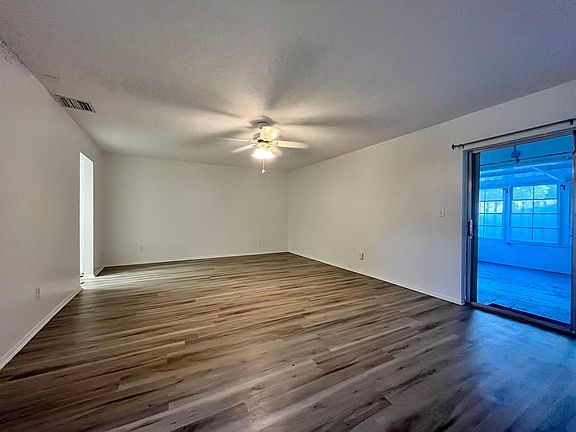 2nd image of 1015 Ashley Ave