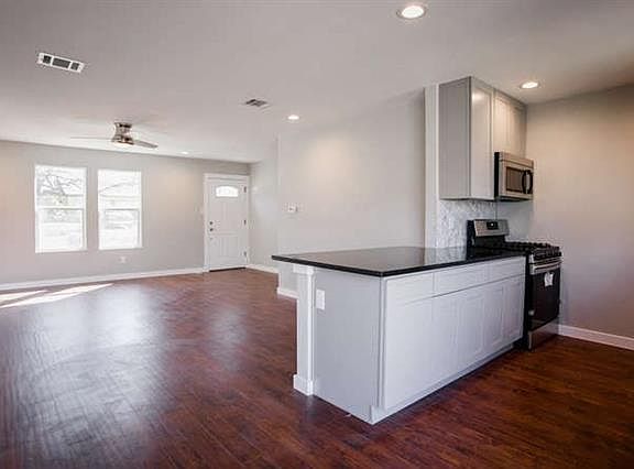 3rd image of 713 Wales Way