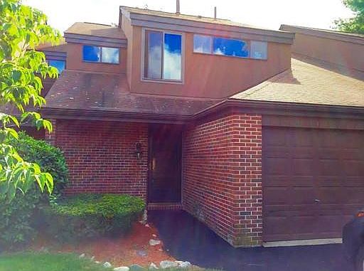 1st image of 100 Rosewood Dr