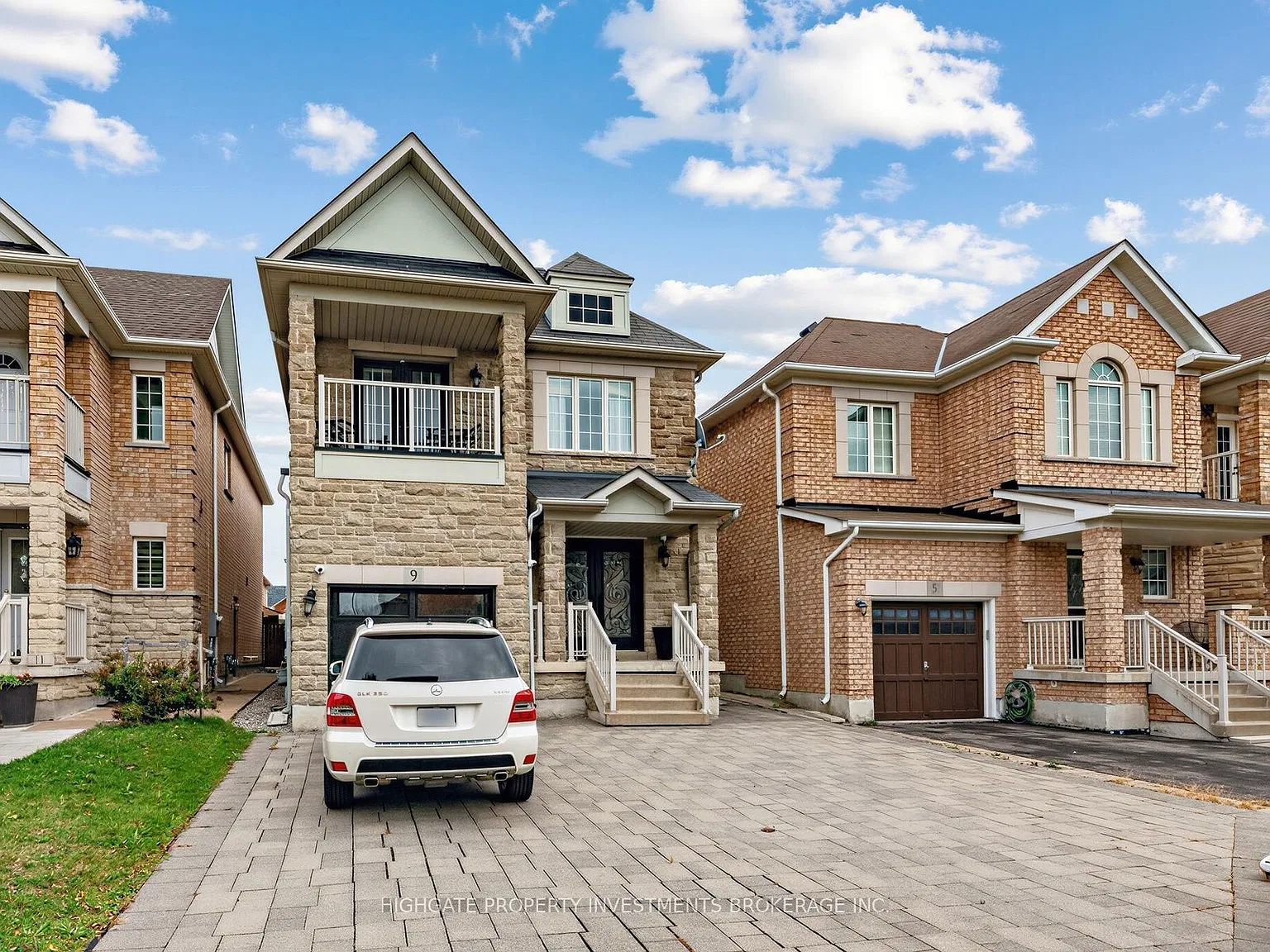 4 bed, $4,299 — Photo 1