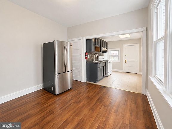 3rd image of 4331 Benner St