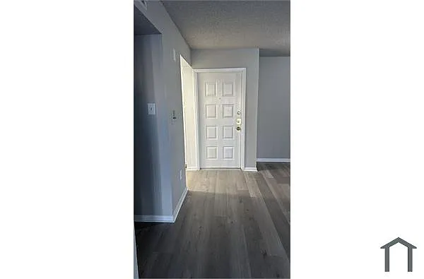 Building Photo - 2816 S Bartell Dr #37