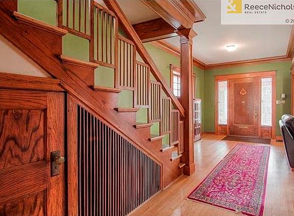 3rd image of 3652 Charlotte St