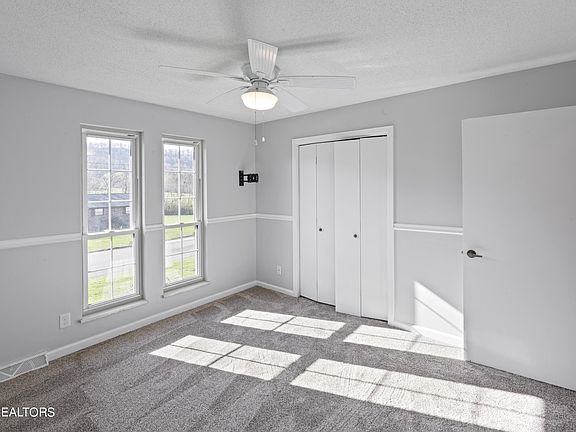 3rd image of 4621 Marshall Dr