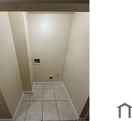 5th image of 830 W 71st St
