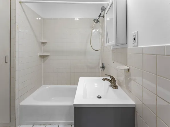 296 Pearsall Avenue image 11 of 18