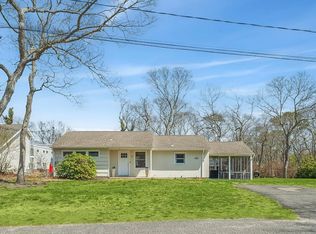 (Undisclosed Address), Hampton Bays, NY 11946