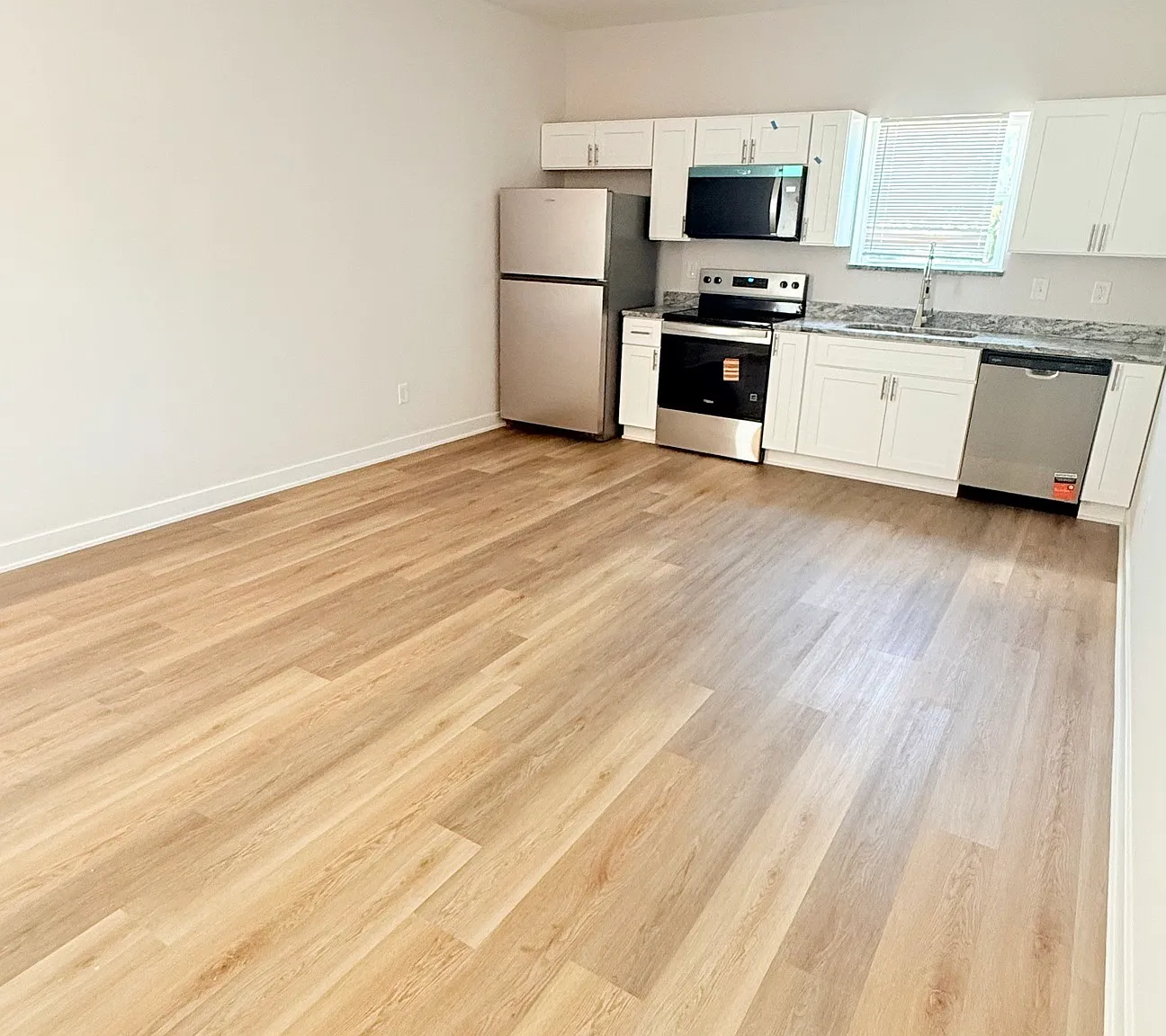 2 bed, 2.0 bath, 936 sqft, $1,680 — Photo 4