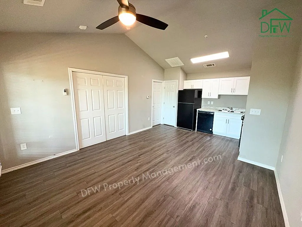 1 bed, 1.0 bath, 500 sqft, $995 — Photo 3