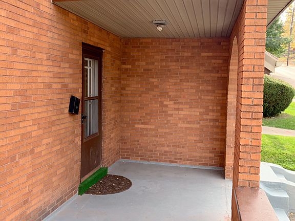 Large private front porch.