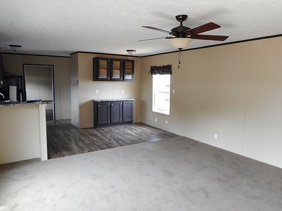 5th image of 838 Walker Dr