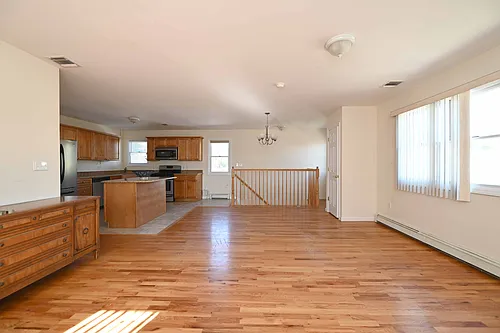 180 Fairbanks Ave #2 Photo 1