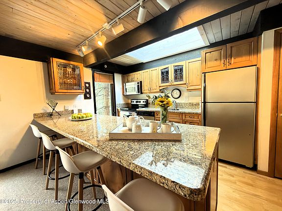 5th image of 1034 E Cooper Ave #19