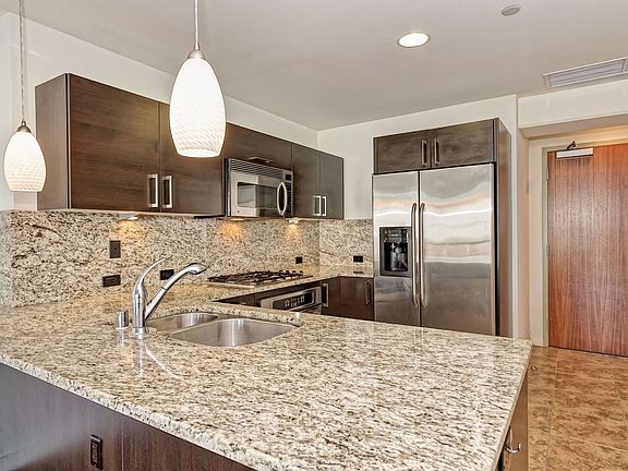 5th image of 800 The Mark Ln Unit 403
