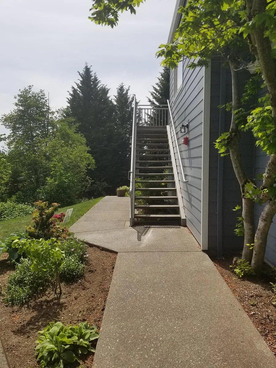 Building Photo - 17580 NW Springville Rd #2