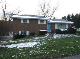 515 Maxine Dr, Beaver Falls, PA 15010