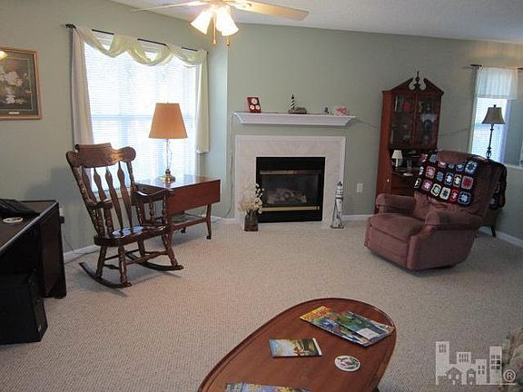 3rd image of 4154 Breezewood Drive