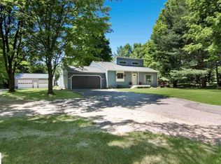 9859 Crescent Shores Rd, Traverse City, MI 49685