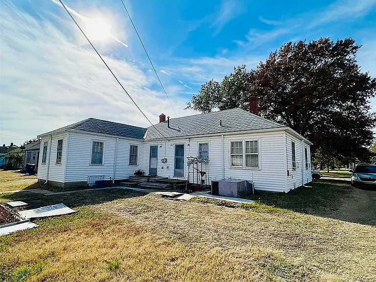 834 N Glendale Ave — Photo 4