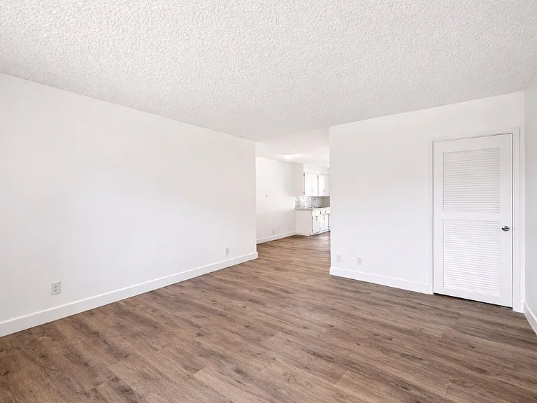 6828 Fulton Ave #4 — Photo 7