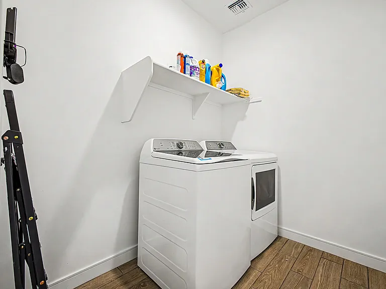 Laundry Room ( Washer & Dryer)