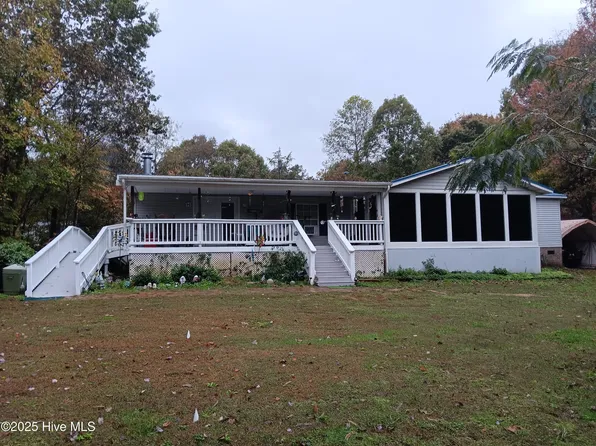 825 Putnam Church Road, Carthage, NC 28327
