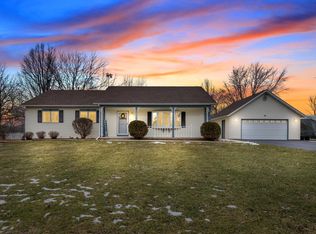 18402 120th St, Bristol, WI 53104