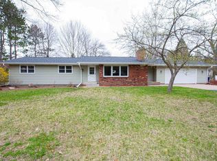 42 Ridgewood Dr, Stevens Point, WI 54481