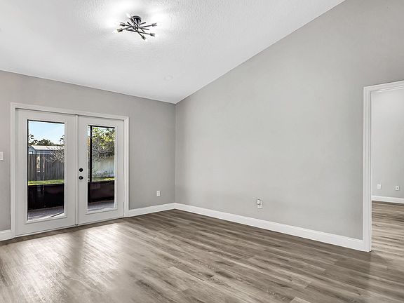 4th image of 207 Eldron Blvd SE