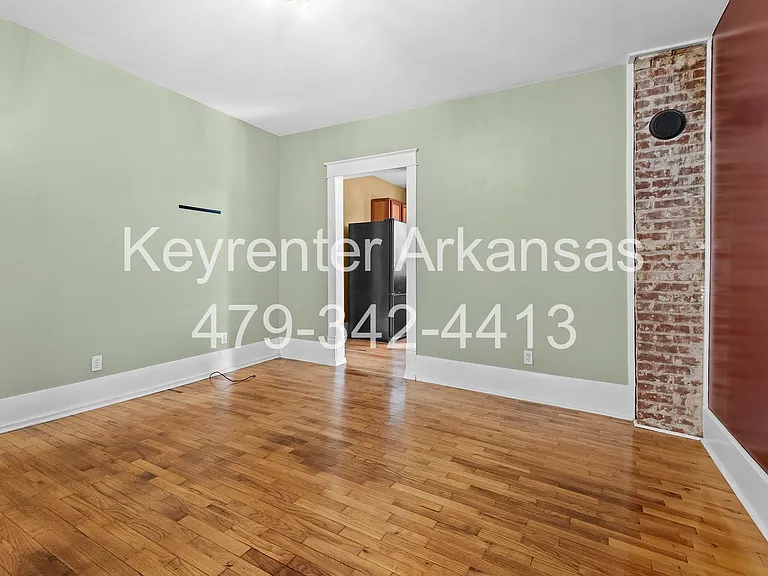 224 S Church Ave — Photo 9