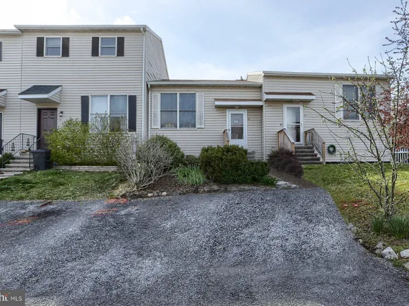 53 Privet Dr, Etters, PA 17319