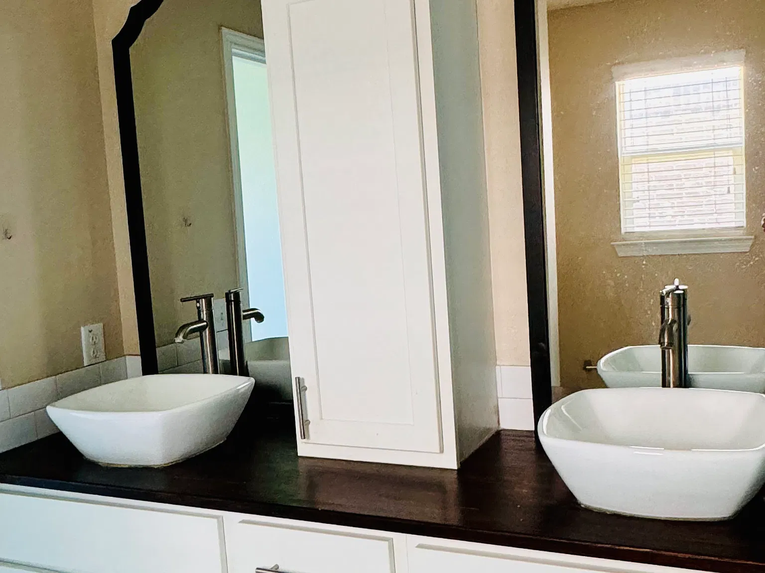 3 bed, 1437 sqft, $2,149 — Photo 4