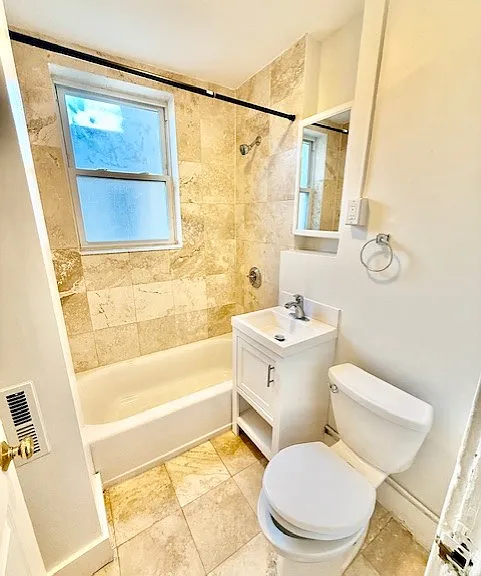 213 Hanover St #5 — Photo 6