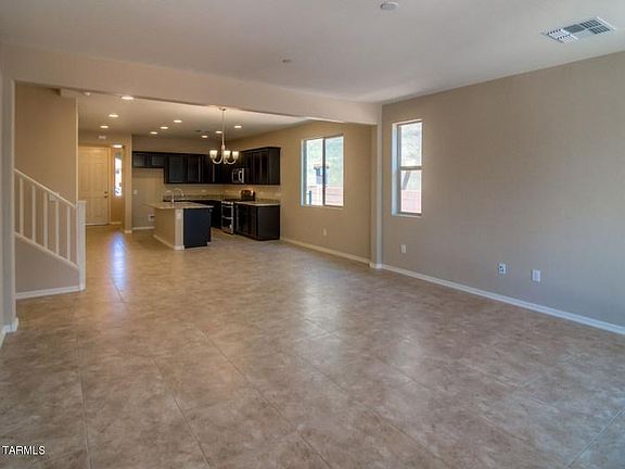 3rd image of 817 W Calle Ocarina