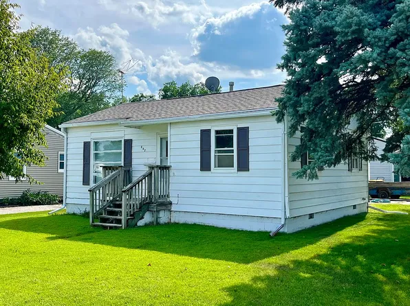 602 S 8th St, Adel, IA 50003