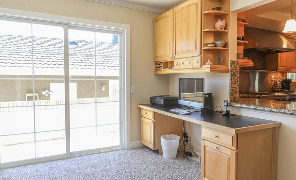 6 bed, 3170 sqft, $1,300 — Photo 4