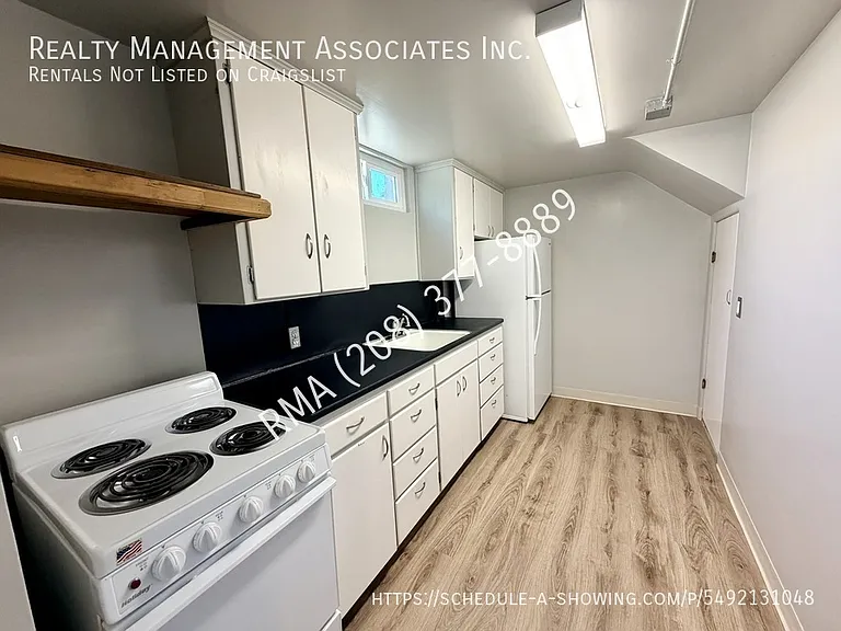 123 S Holly St #B — Photo 8