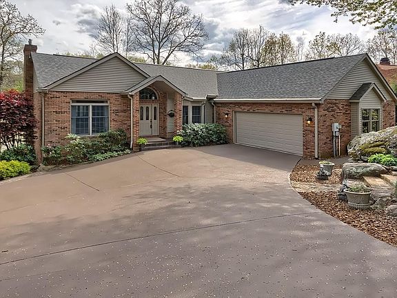 2nd image of 69 Quail Hollow Dr
