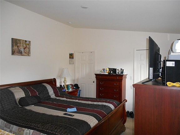 5th image of 4112 16th St W