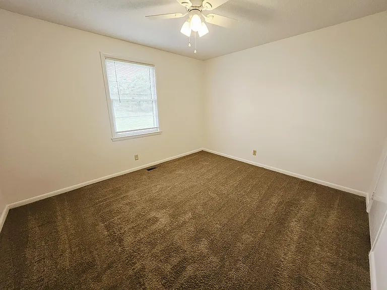 210 Westhill Dr #B — Photo 11