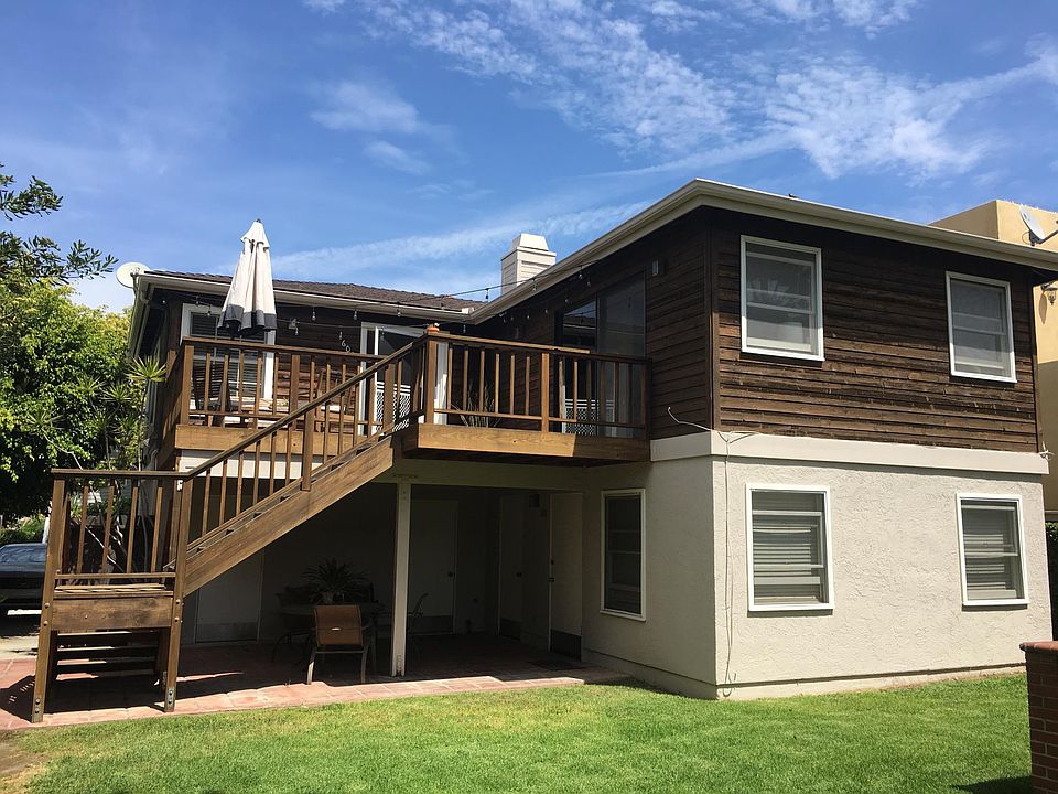 Upstairs Unit on Rear of Lot