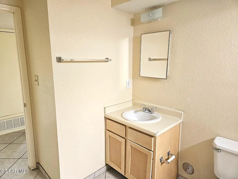 592 Bartlett Dr #301 — Photo 12