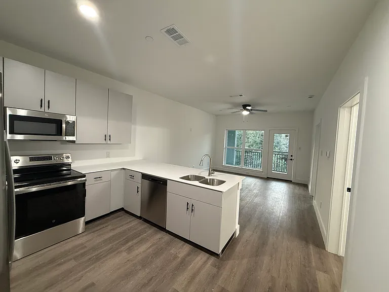 Pin Oak — Photo 14