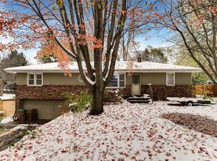 871 Gershwin Ave N, Oakdale, MN 55128