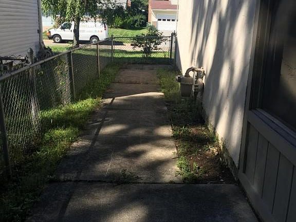 5th image of 4920 Brittany Ct W