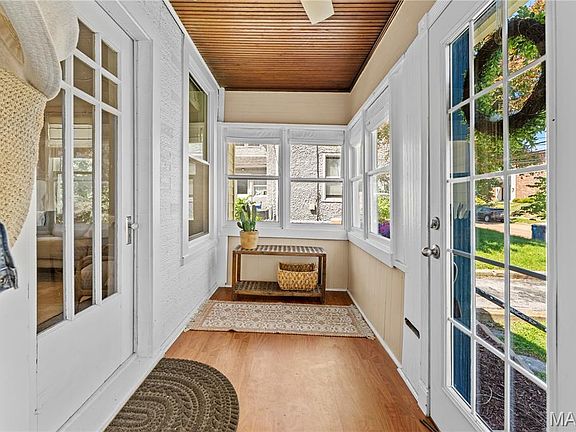4th image of 3712 Cambridge Ave