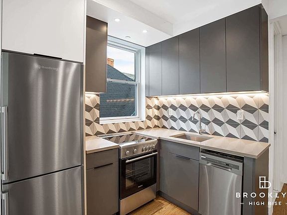 2nd image of 481 E 21st St #3