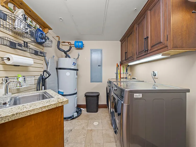 120 C Ave #206 — Photo 52