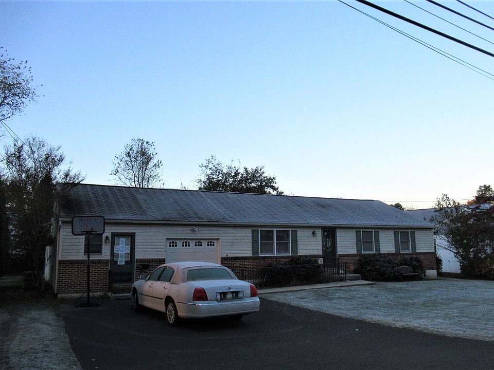 2nd image of 440 Grape St