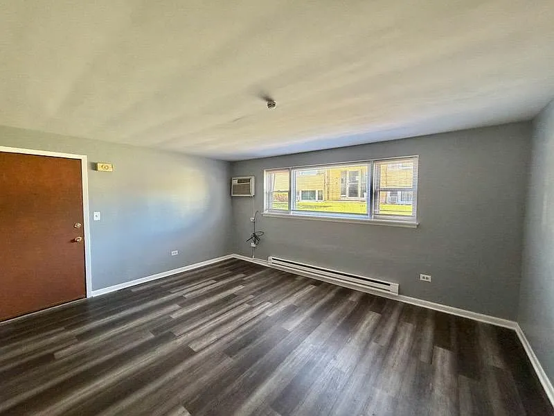 18428 Torrence Ave — Photo 3